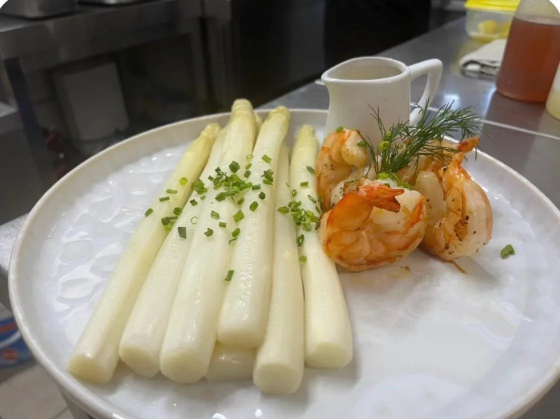 Neuling Weinbar – Gastronomie – Essen